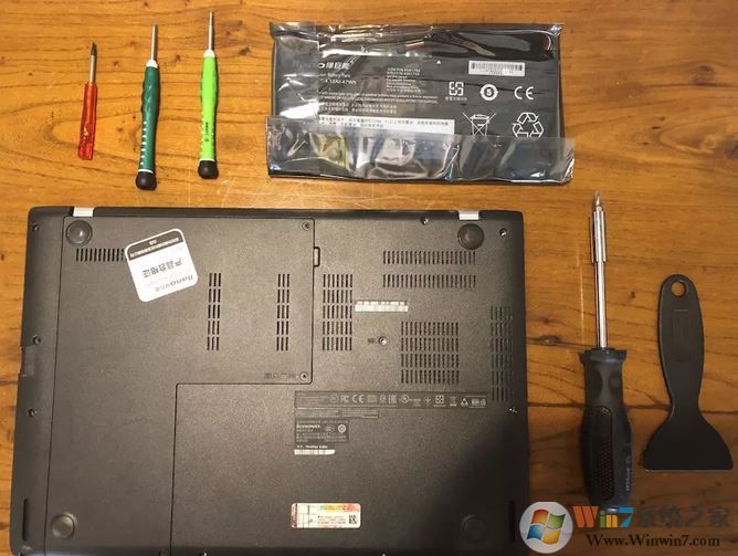 thinkpad e450c換電池怎么換？thinkpad e450 拆電池教程