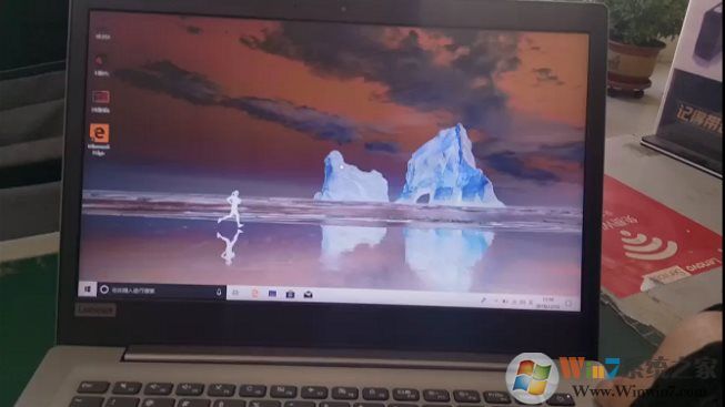 Win10插拔USB設(shè)備(如U盤)時(shí)屏幕會(huì)閃一下顏色也會(huì)變?cè)趺唇鉀Q？