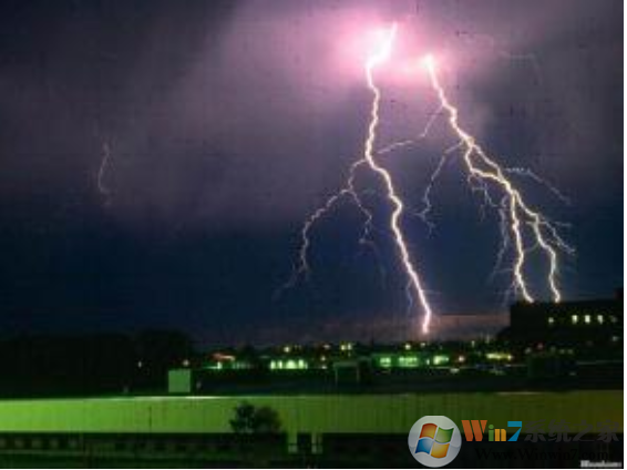 打雷可以玩電腦嗎？小編告訴你打雷能玩電腦嗎